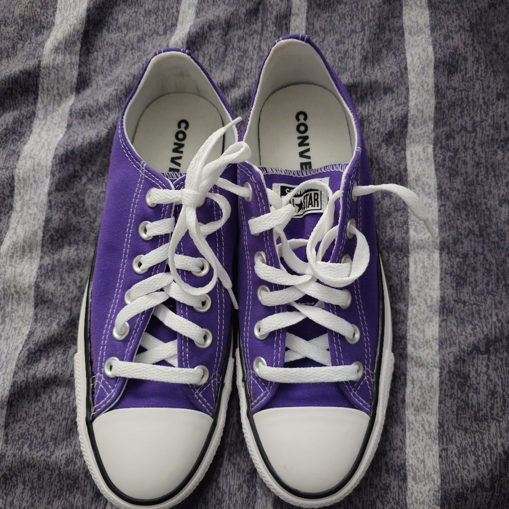 NWOT Converse All Stars NEW W8.5 classic purple
